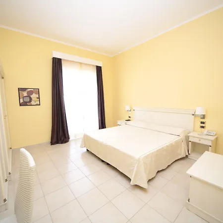 Отель Club Kennedy 4*