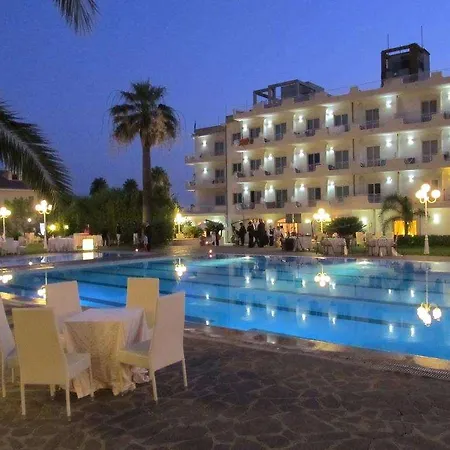 Hotel Club Kennedy 4*