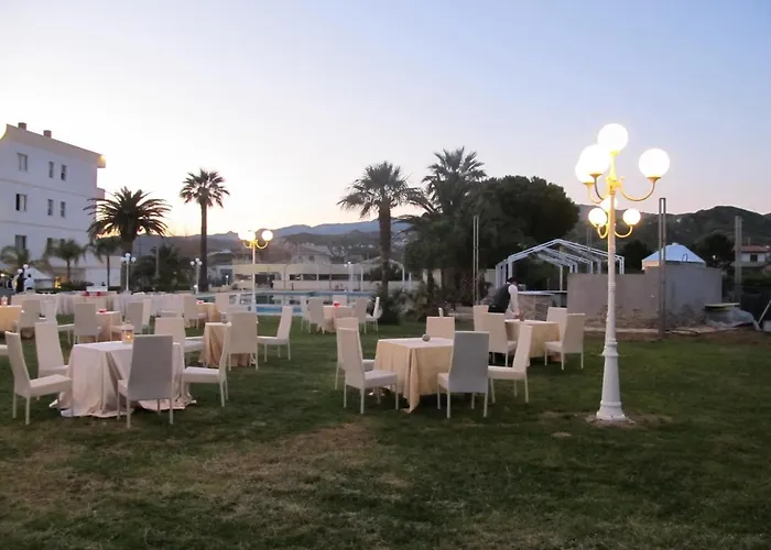 Club Kennedy 罗切拉伊奥尼卡